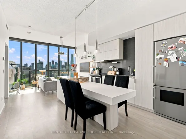 101 Charles St E, Toronto, ON