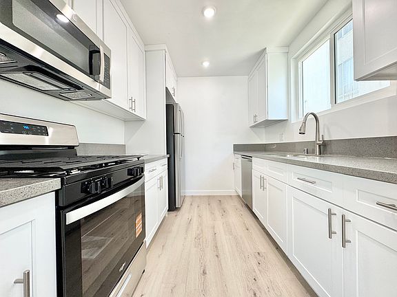 2nd image of 1206 S Sherbourne Dr APT 1