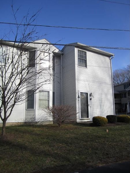 1st image of 104 Trellis Dr