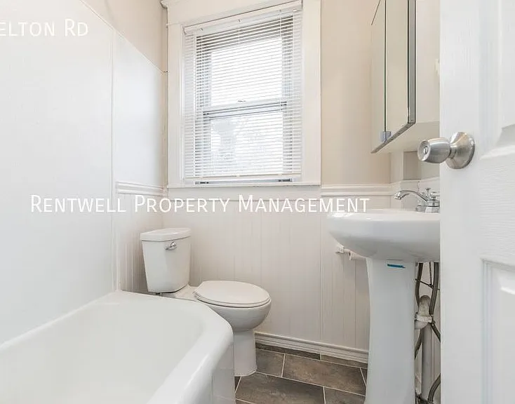 108 E Chelton Rd — Photo 15