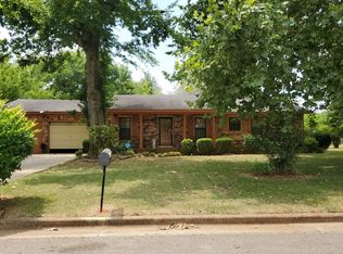 913 Hillwood Dr SW, Decatur, AL 35601