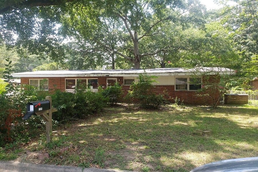 1st image of 2215 Somerset Ave