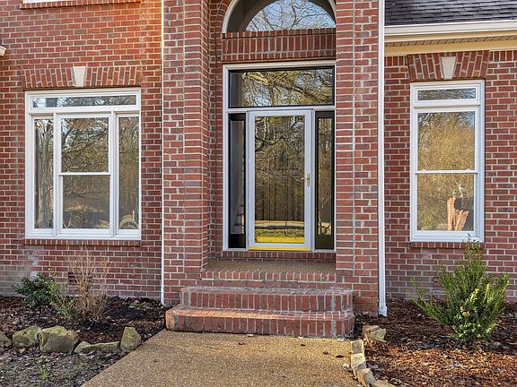 3rd image of 458 Harpeth Meadows Dr