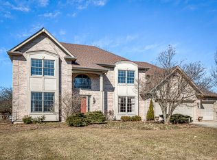 6N694 Willowbrook Dr, St Charles, IL