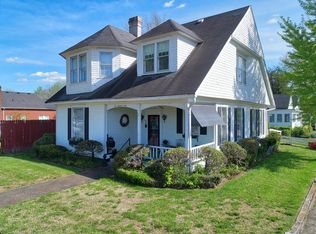 201 E Blythe St, Paris, TN 38242