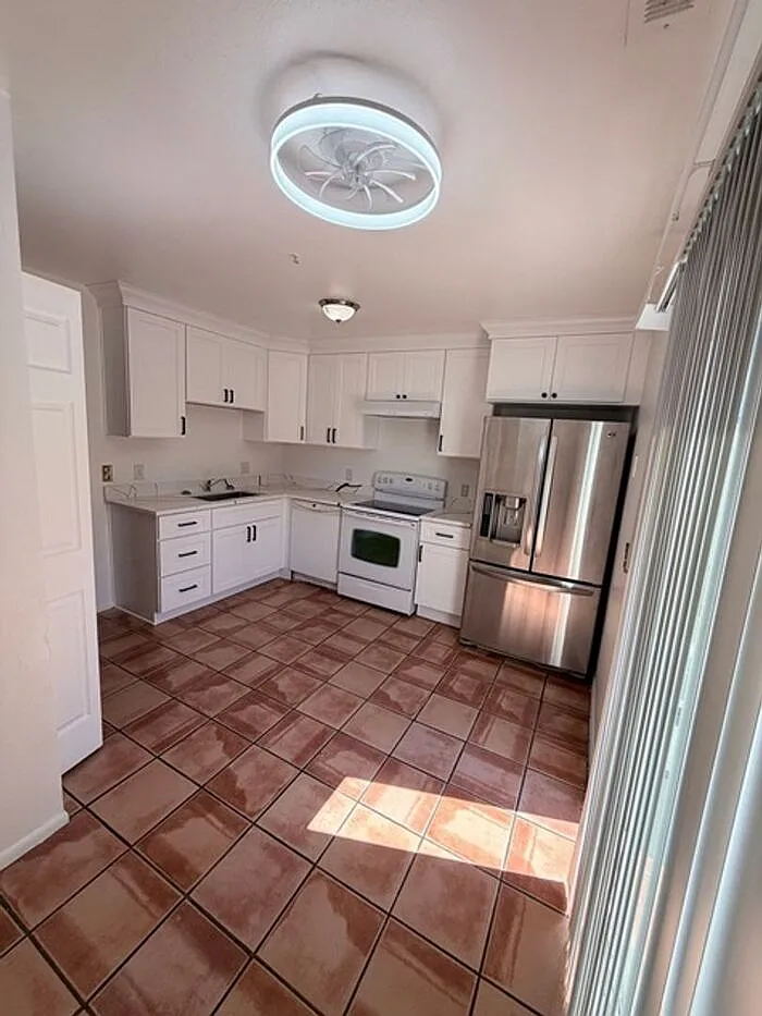 2 bed, 1.5 bath, $1,750 — Photo 4