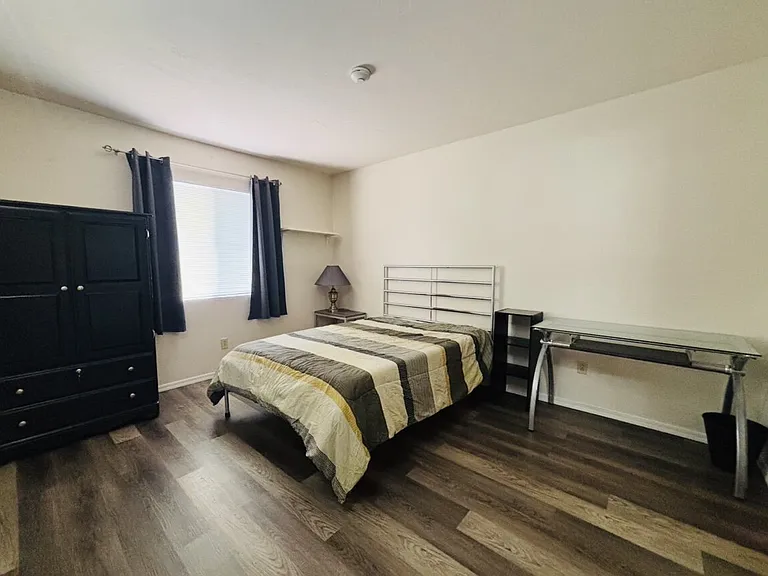 1810 E Blacklidge Dr #306 — Photo 7