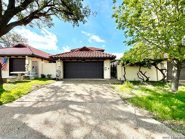 2 bed, 2.5 bath, 1826 sqft, $1,575 — Photo 2