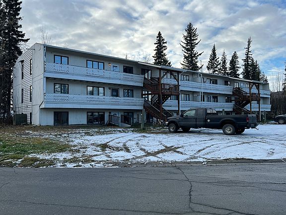 3rd image of 130 Vassar Cir