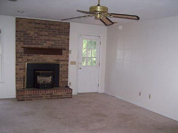 2nd image of 115 Oakcrest Dr