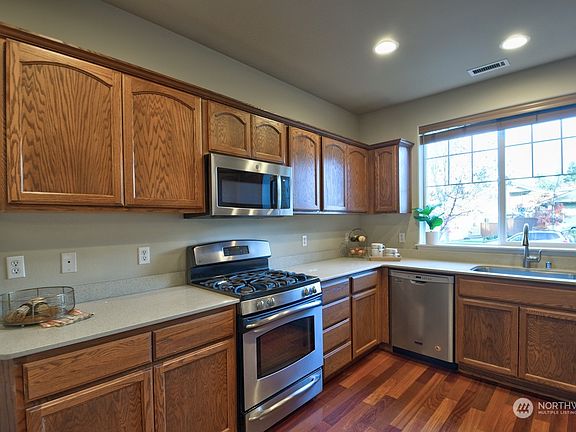 5th image of 4835 Bend Drive NE