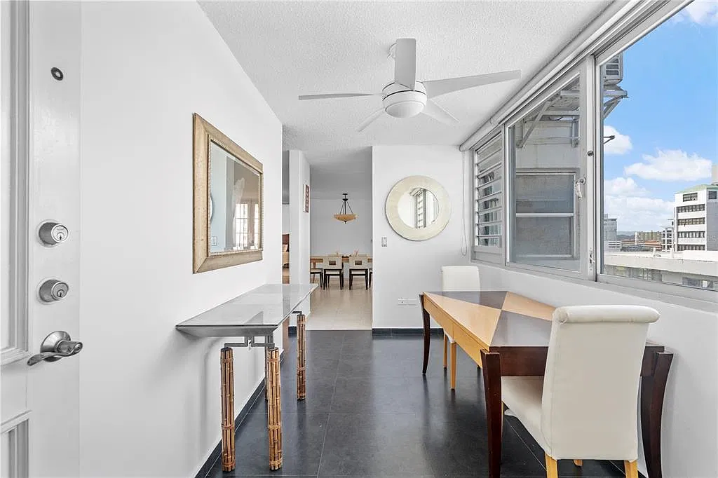 2 bed, 2.0 bath, 1100 sqft, $3,500 — Photo 2