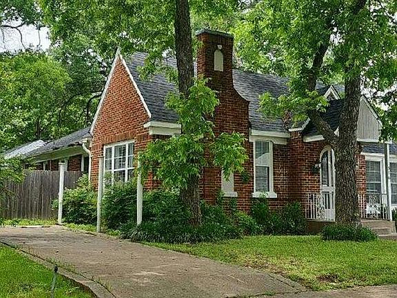 2nd image of 516 College St