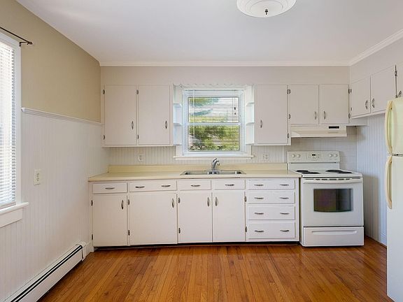 4th image of 3617 Ferry Rd APT 1