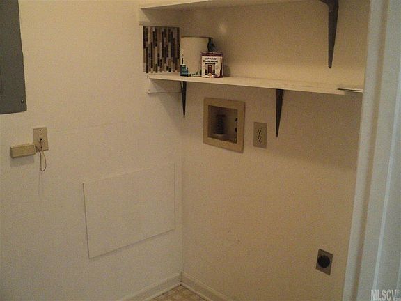 5th image of 405 Arrowood St SE