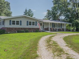 1734 Lakewood Dr, Moberly, MO 65270