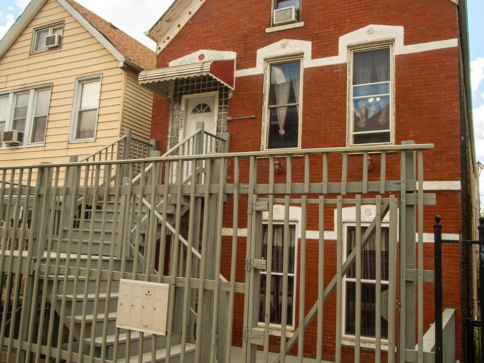 1st image of 2217 W 19th St Rear 1