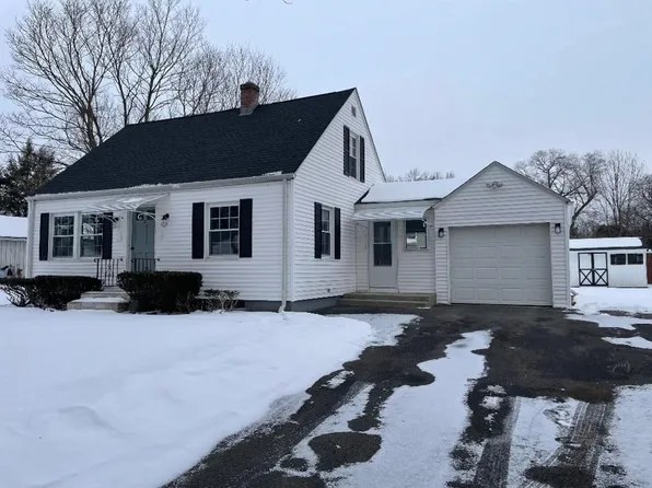 29 Valentine St, Agawam, MA 01001
