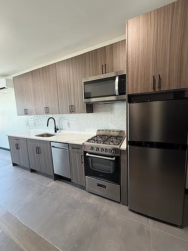 138 Mallory Ave #209 Photo 1