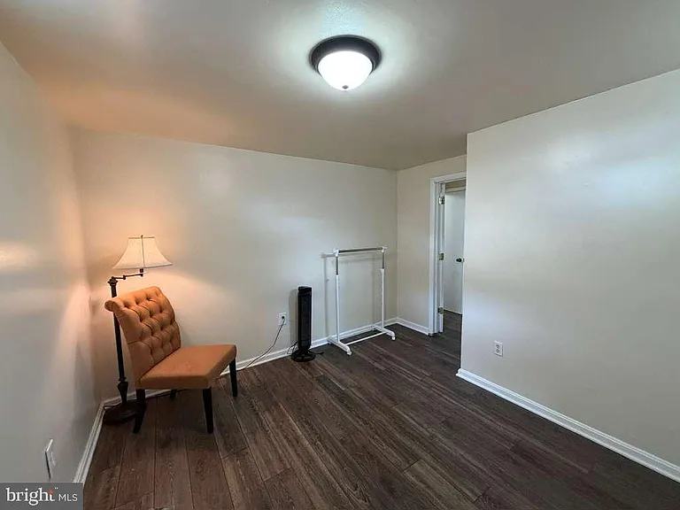 233 Molden Dr — Photo 21
