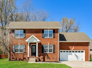 144 Foxrun, Springfield, TN 37172