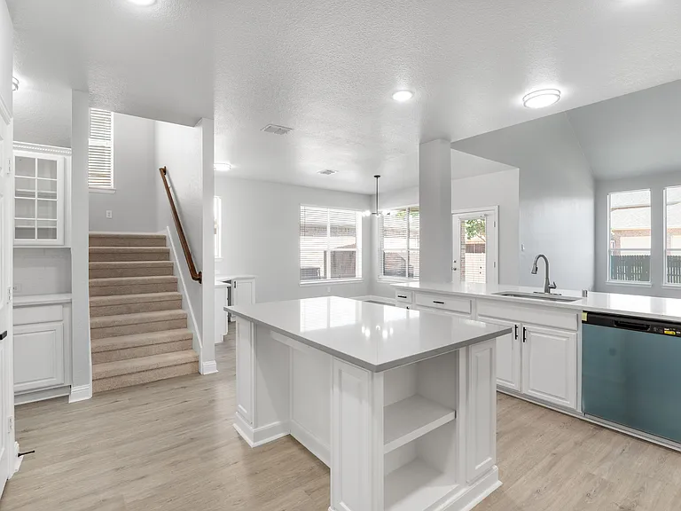 14895 Farmcote Dr — Photo 33