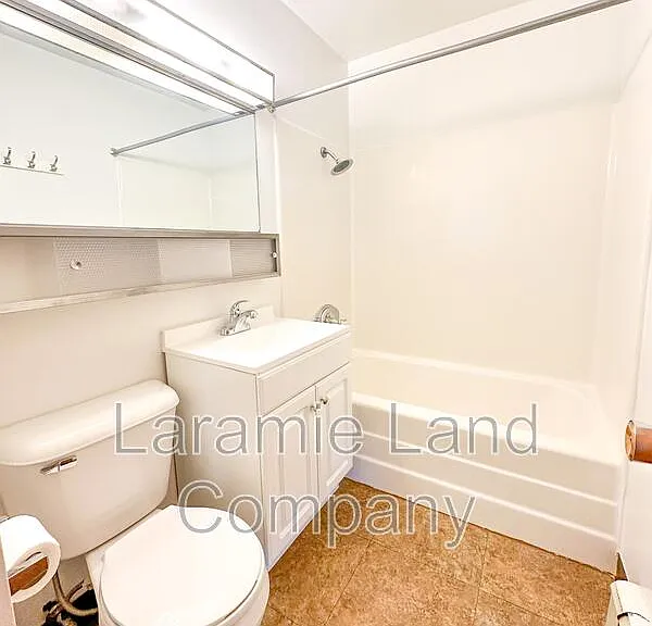 1158 N 17th St #5 — Photo 8