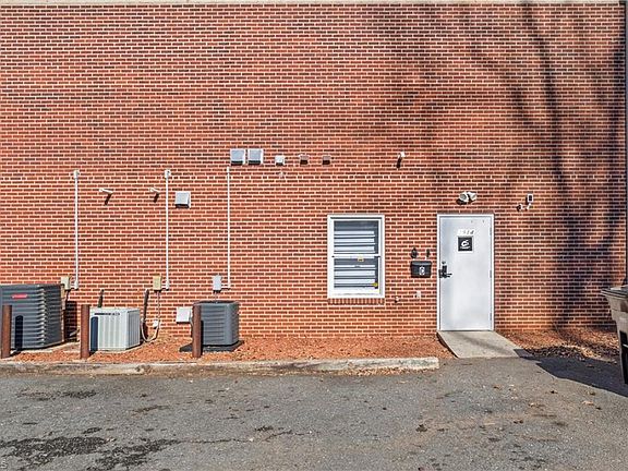 5th image of 2910 Reynolda Rd