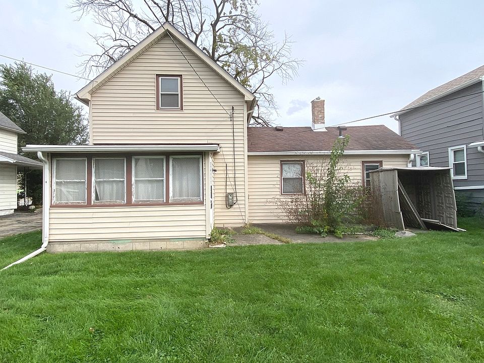 2nd image of 145 N Locust St