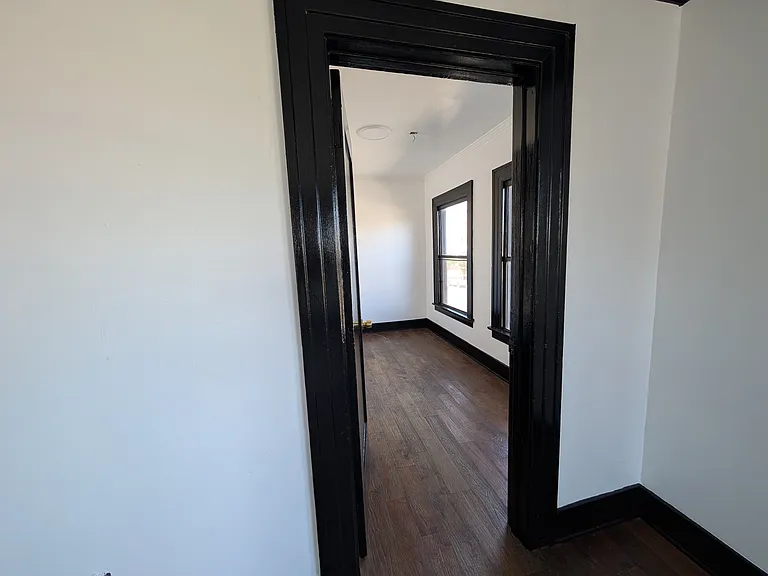 4053 S Budlong Ave #1/2 — Photo 7