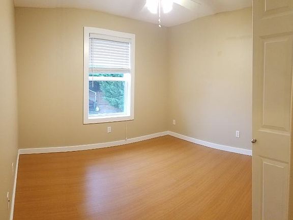 4th image of 21680 Seacrest Ave NE #A