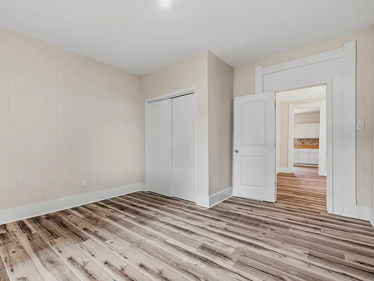 1030 W 11th St — Photo 5