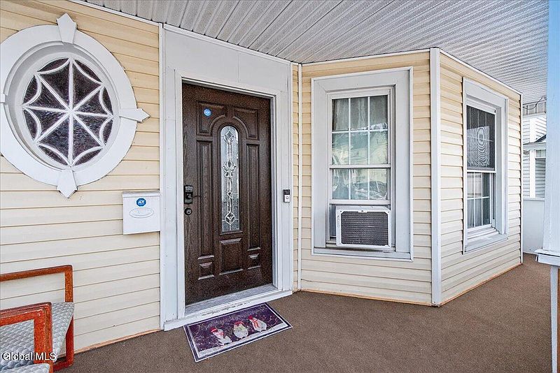 2nd image of 118 Linden Street