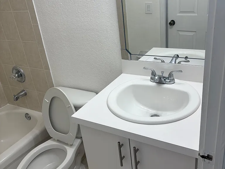 5600 NW 107th Ave #1413 — Photo 5