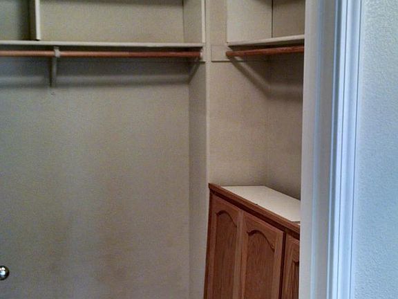 5th image of 1087 Atherton Dr