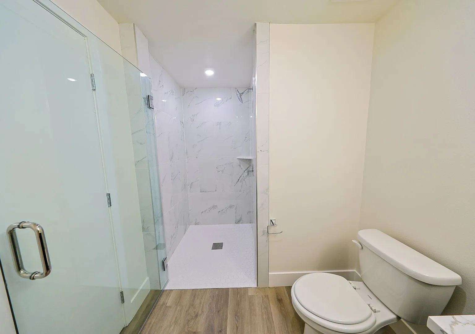 Orion 1317 Jefferson — Photo 2