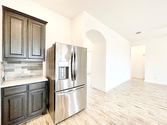 5th image of 2914 Bobcat Dr