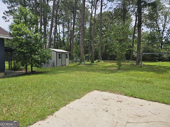 4th image of 220 Courtney Way