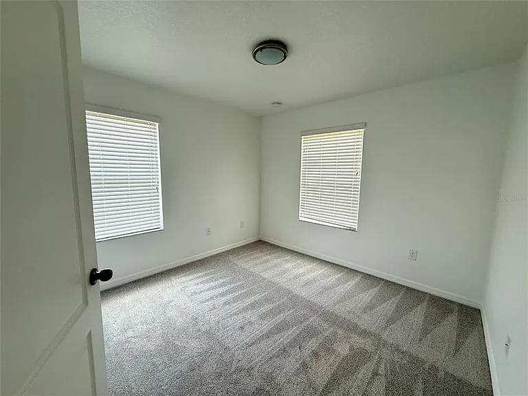10713 Savannah Landing Cir — Photo 16