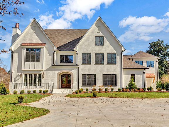 2nd image of 724 Brownlee Dr