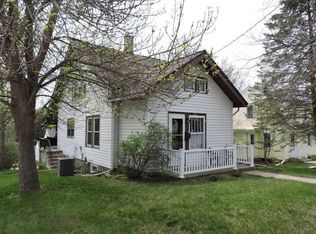211 Rural Ave, Decorah, IA 52101