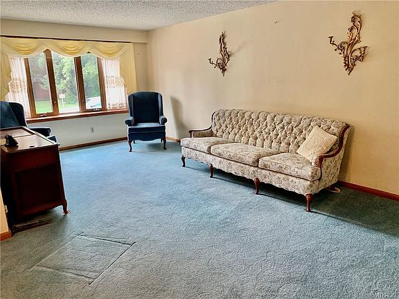 3rd image of 18 Cherry Ave