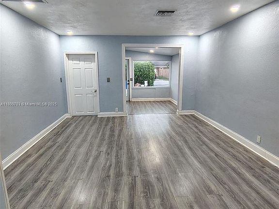 5th image of 115 Walker Ave #0