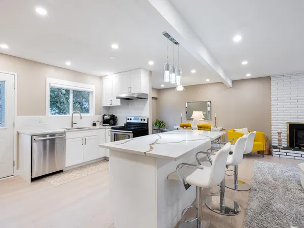 38295 Chestnut Ave, Squamish, BC V8B 0W7