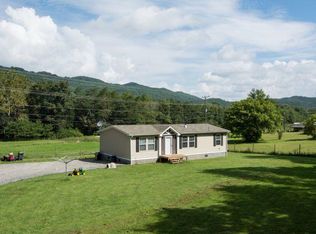 10627 Pocahontas Trl, White Sulphur Springs, WV 24986