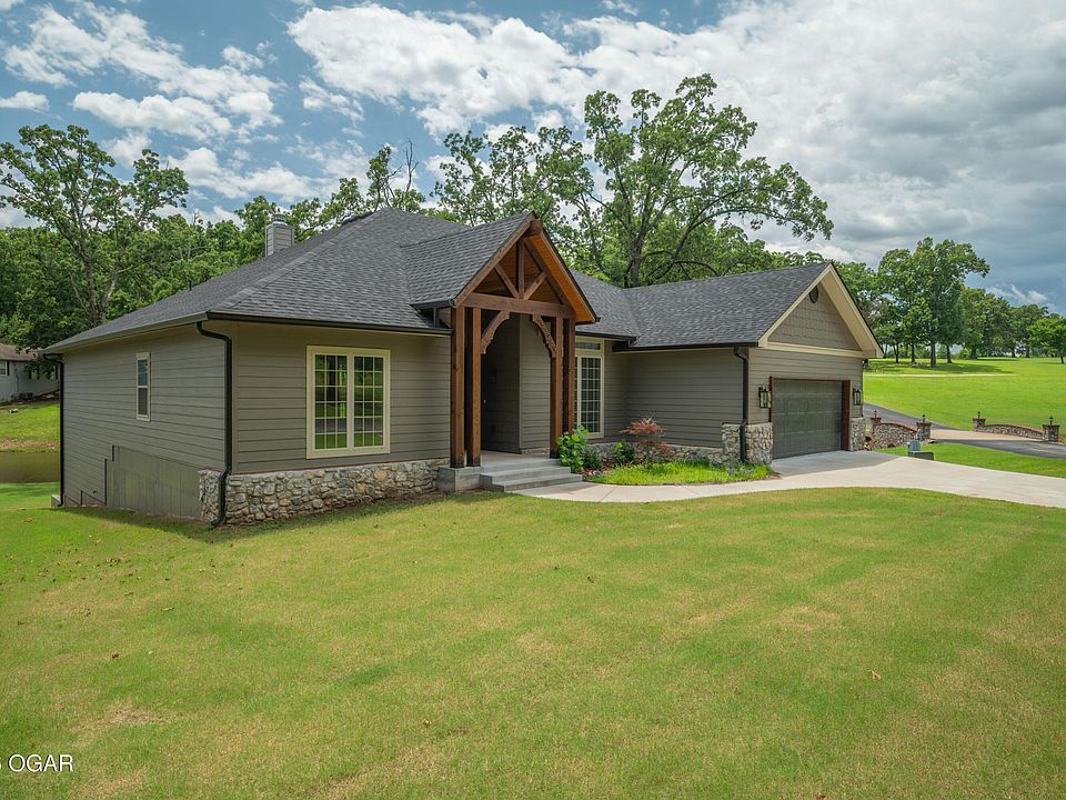 1st image of 453269 Legacy Ln