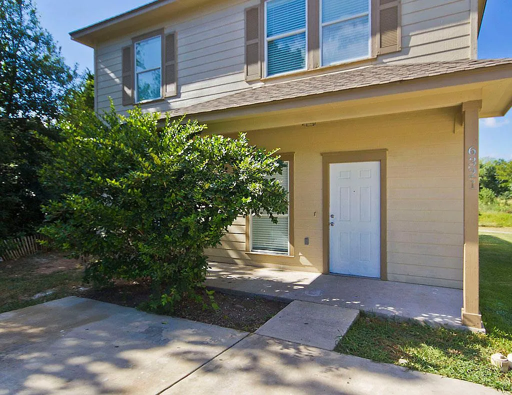 4 bed, 1516 sqft, $2,275 — Photo 3