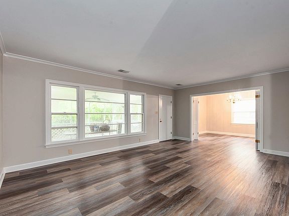 4th image of 918 W Forest Ave