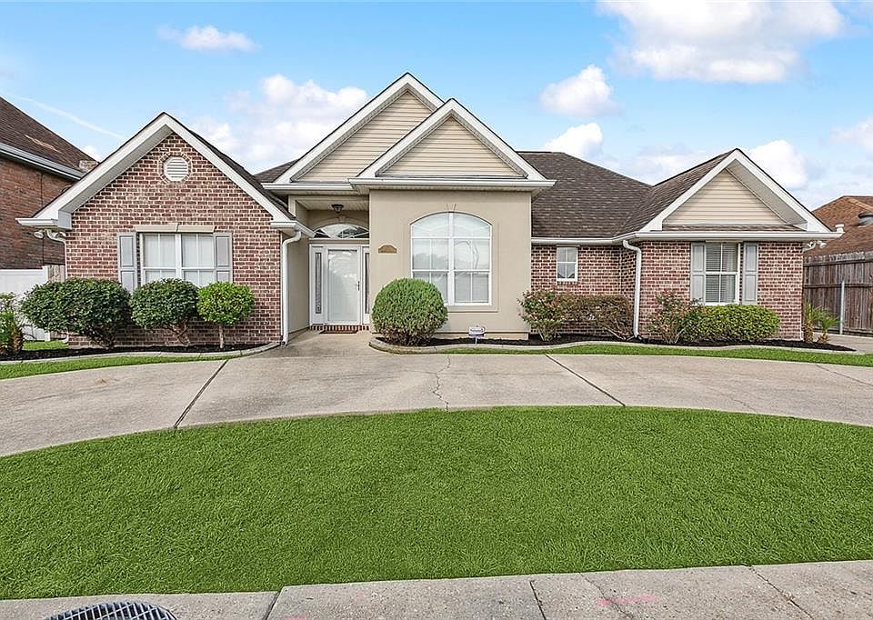 1st image of 6876 Farwood Dr