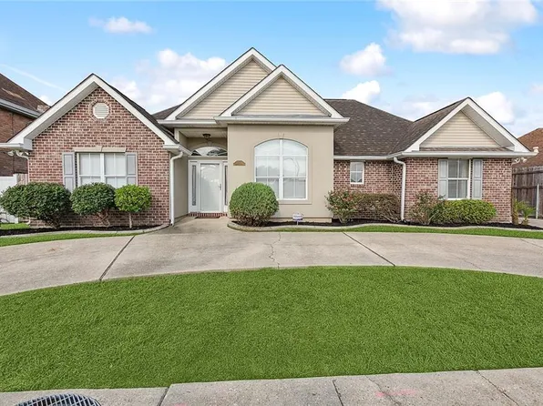 6876 Farwood Dr, New Orleans, LA 70126